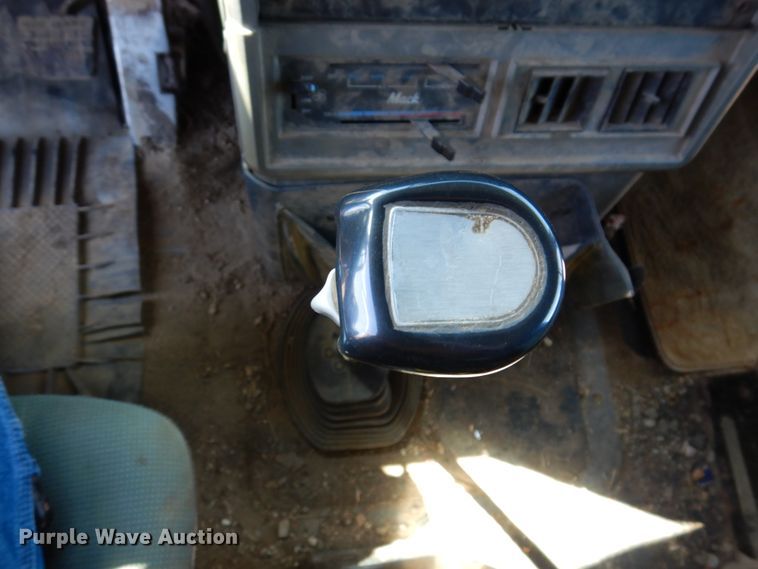 image for item IM9947 1994 Mack CH600  dump truck