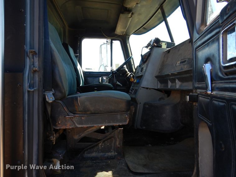 image for item IM9947 1994 Mack CH600  dump truck