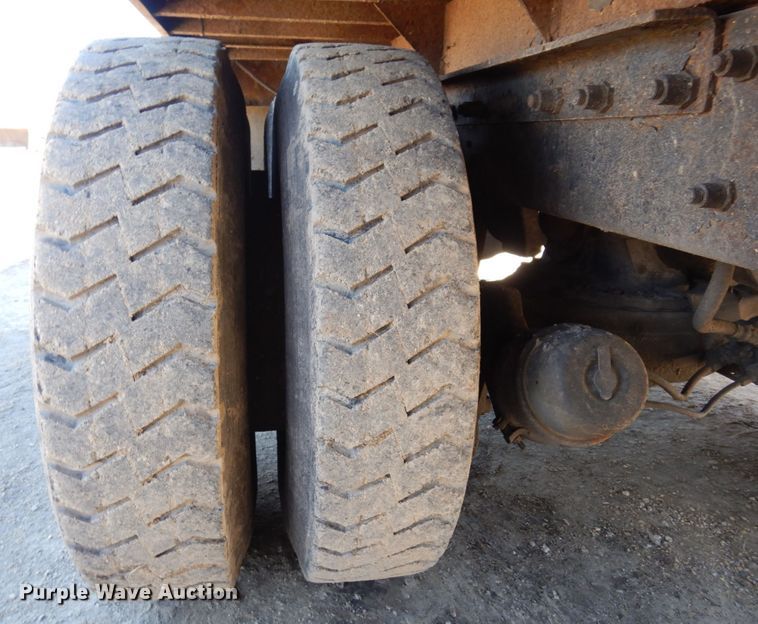 image for item IM9947 1994 Mack CH600  dump truck