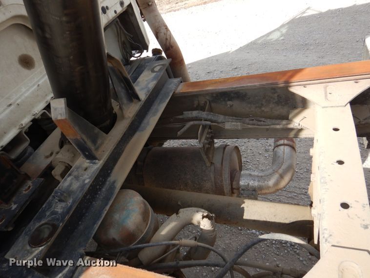 image for item JJ9305 2000 Freightliner FL80  dump truck