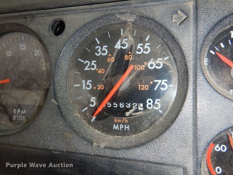 image for item JJ9305 2000 Freightliner FL80  dump truck