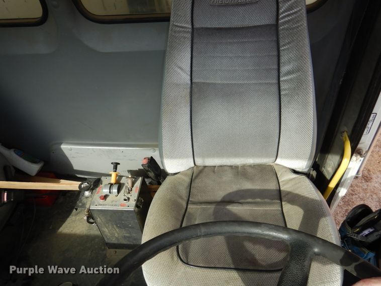 image for item JJ9305 2000 Freightliner FL80  dump truck