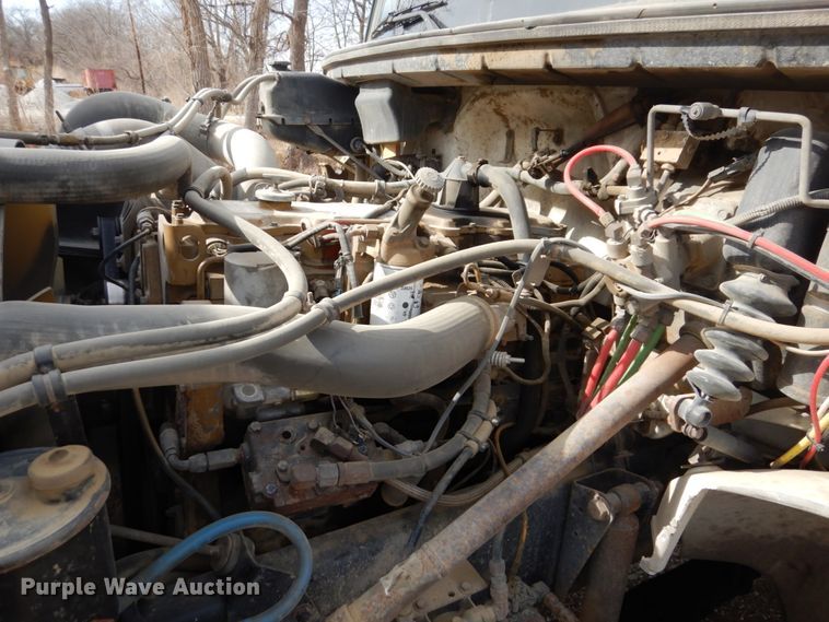 image for item JJ9305 2000 Freightliner FL80  dump truck