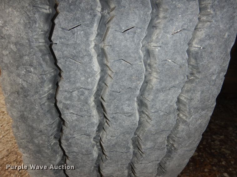 image for item JJ9305 2000 Freightliner FL80  dump truck