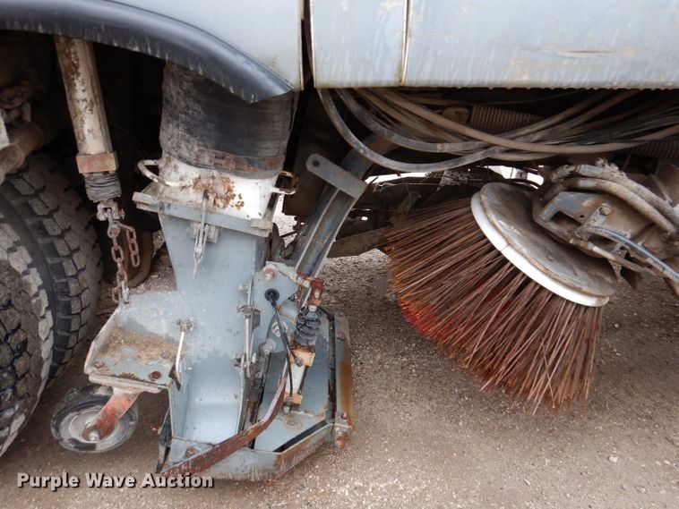 image for item JK9360 1996 Ford CF7000 street sweeper truck