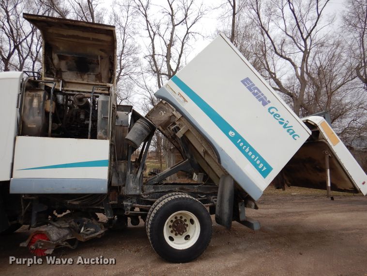 image for item JK9360 1996 Ford CF7000 street sweeper truck