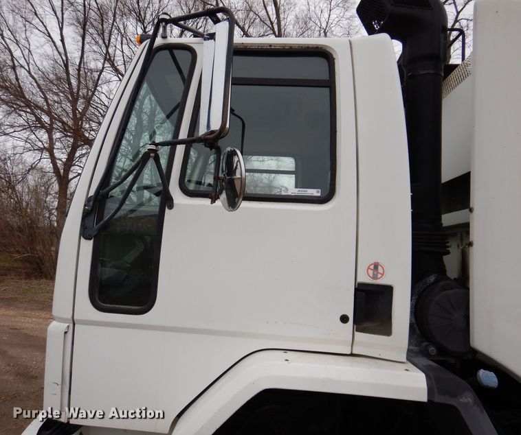 image for item JK9360 1996 Ford CF7000 street sweeper truck