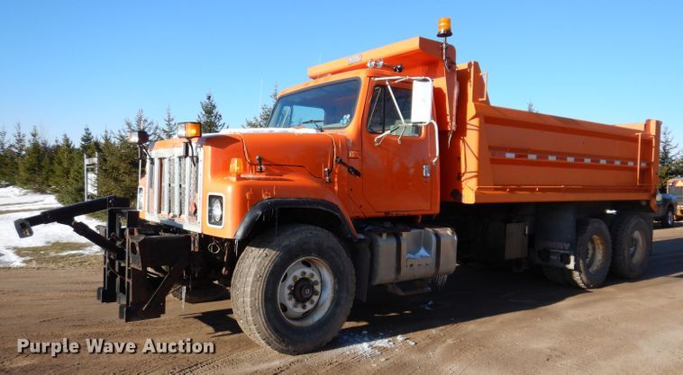 image for item JK9423 2000 International 2554  dump truck