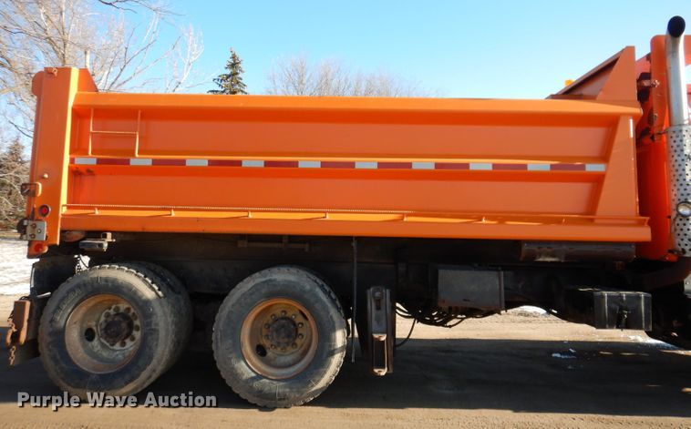 image for item JK9423 2000 International 2554  dump truck