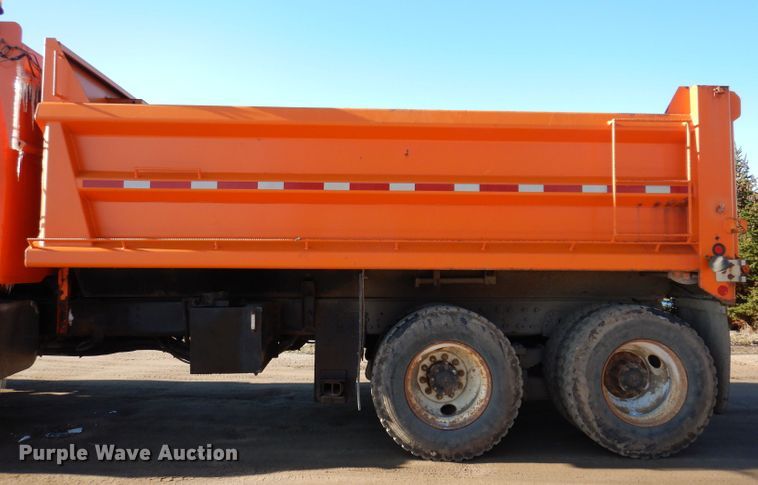 image for item JK9423 2000 International 2554  dump truck