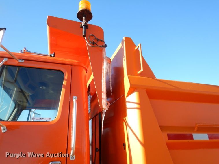 image for item JK9423 2000 International 2554  dump truck