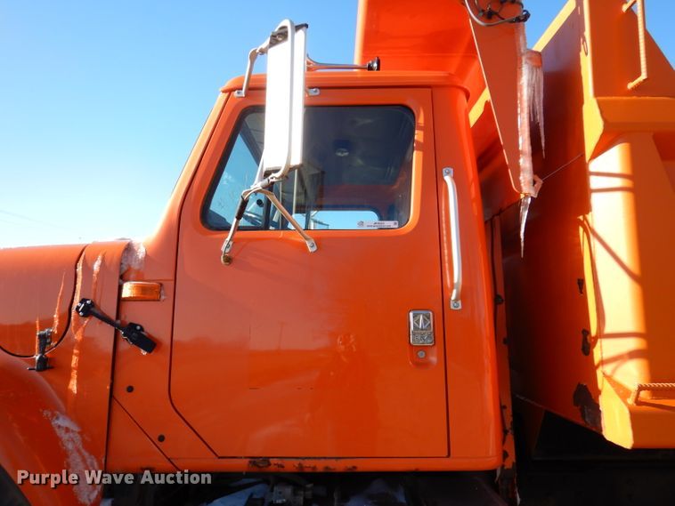 image for item JK9423 2000 International 2554  dump truck