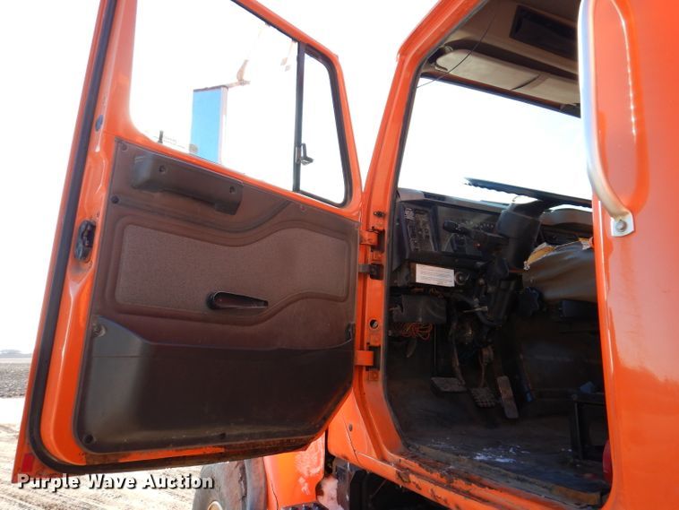 image for item JK9423 2000 International 2554  dump truck