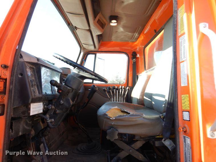 image for item JK9423 2000 International 2554  dump truck