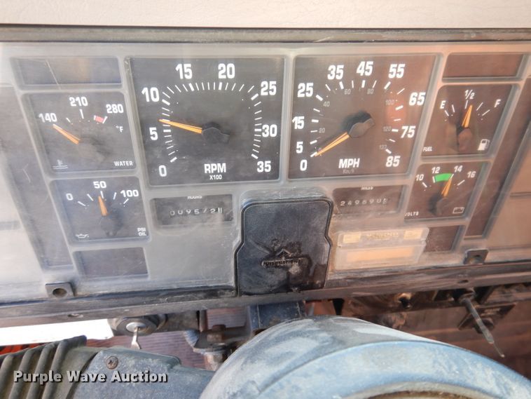 image for item JK9423 2000 International 2554  dump truck