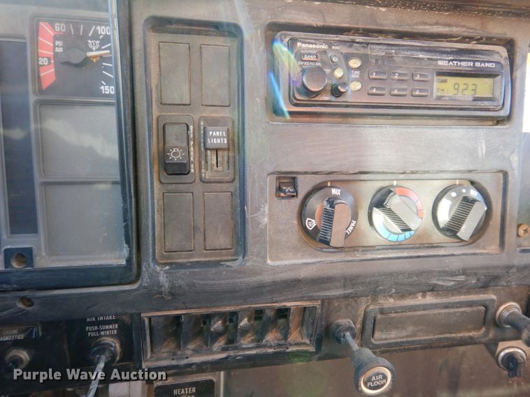 image for item JK9423 2000 International 2554  dump truck