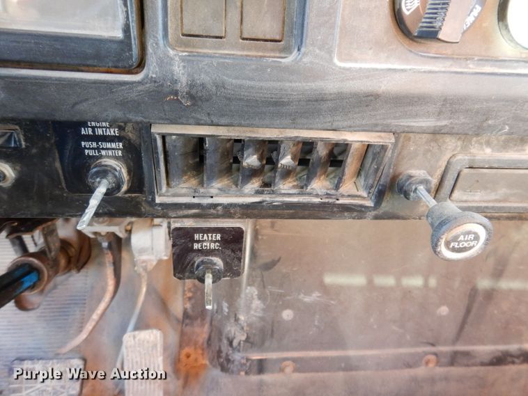 image for item JK9423 2000 International 2554  dump truck