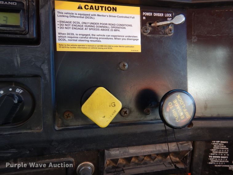 image for item JK9423 2000 International 2554  dump truck