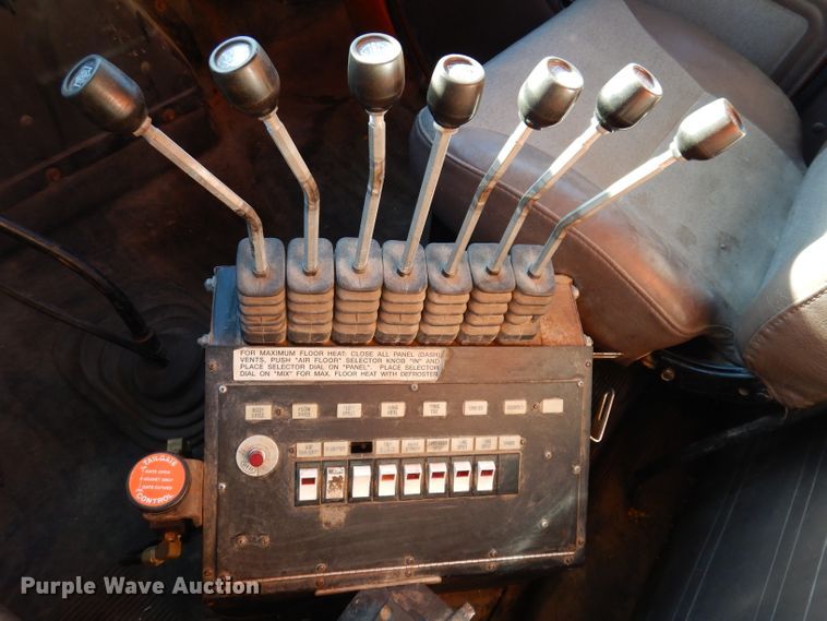 image for item JK9423 2000 International 2554  dump truck