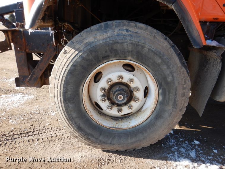 image for item JK9423 2000 International 2554  dump truck