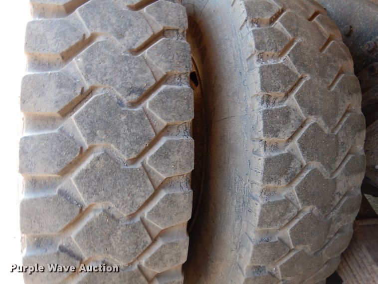 image for item JK9423 2000 International 2554  dump truck