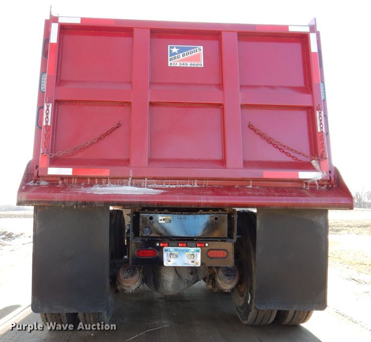 image for item JK9424 2011 Peterbilt 367  dump truck