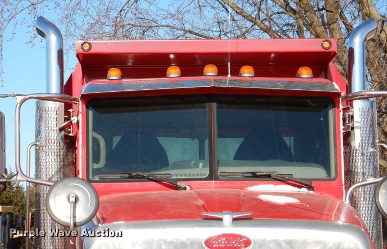 image for item JK9424 2011 Peterbilt 367  dump truck