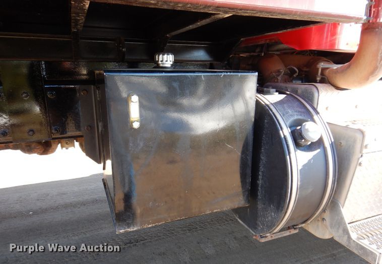 image for item JK9424 2011 Peterbilt 367  dump truck