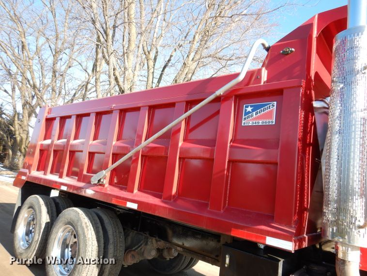 image for item JK9424 2011 Peterbilt 367  dump truck