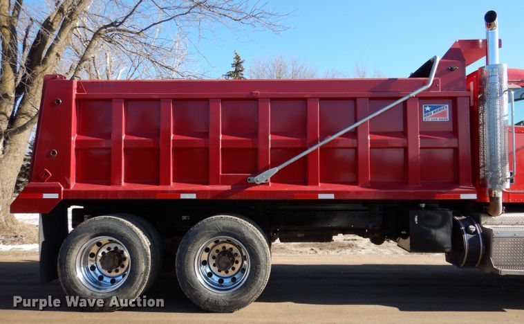 image for item JK9424 2011 Peterbilt 367  dump truck