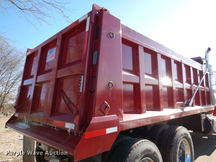 image for item JK9424 2011 Peterbilt 367  dump truck