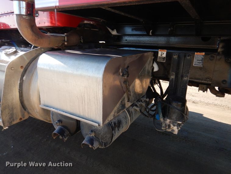 image for item JK9424 2011 Peterbilt 367  dump truck