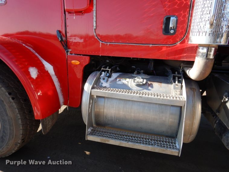 image for item JK9424 2011 Peterbilt 367  dump truck