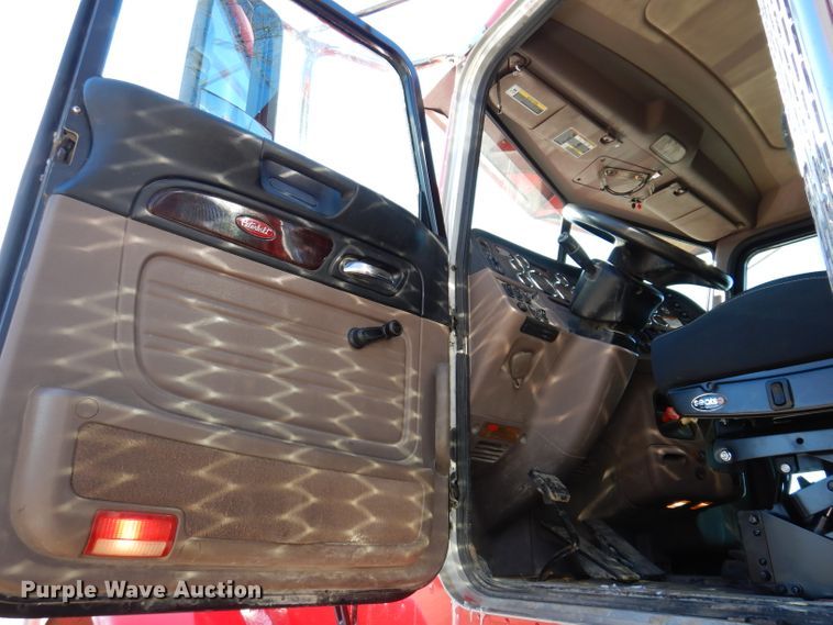 image for item JK9424 2011 Peterbilt 367  dump truck