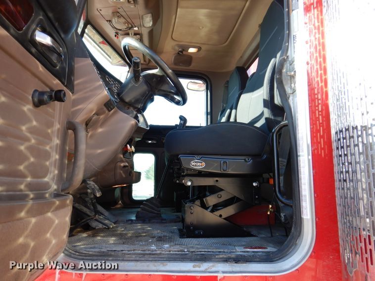 image for item JK9424 2011 Peterbilt 367  dump truck