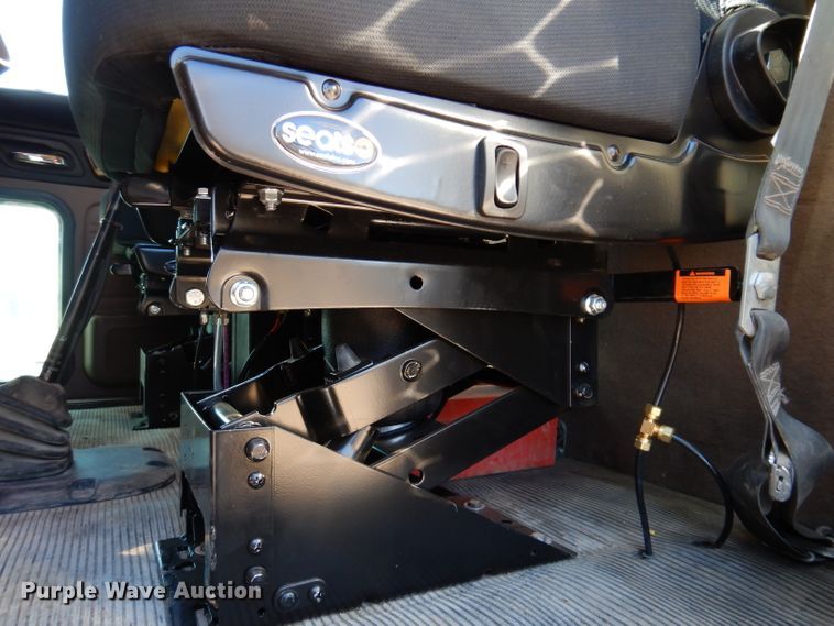 image for item JK9424 2011 Peterbilt 367  dump truck