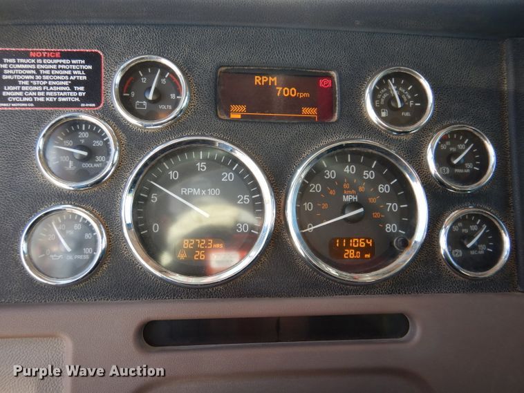 image for item JK9424 2011 Peterbilt 367  dump truck