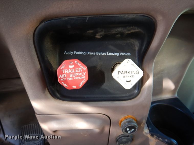 image for item JK9424 2011 Peterbilt 367  dump truck