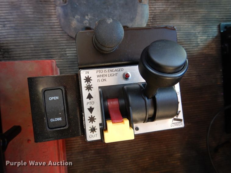 image for item JK9424 2011 Peterbilt 367  dump truck