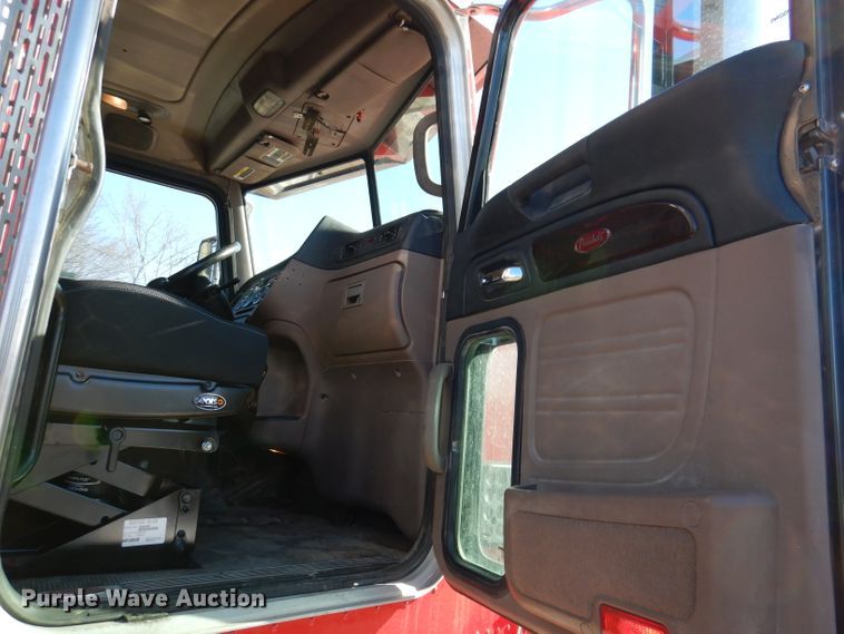 image for item JK9424 2011 Peterbilt 367  dump truck