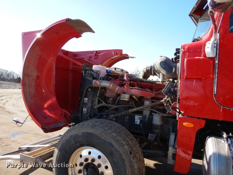 image for item JK9424 2011 Peterbilt 367  dump truck