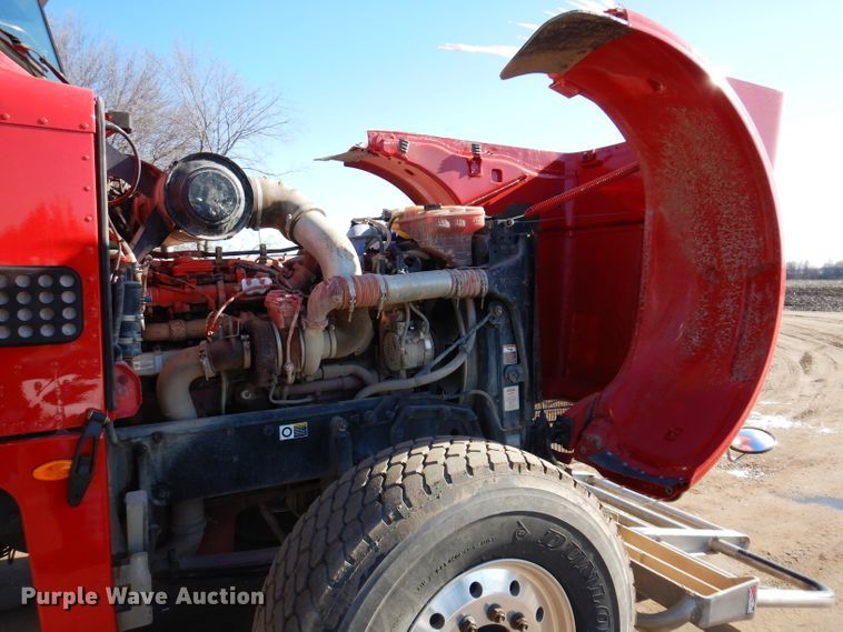 image for item JK9424 2011 Peterbilt 367  dump truck