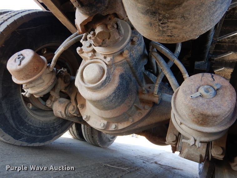 image for item JK9424 2011 Peterbilt 367  dump truck