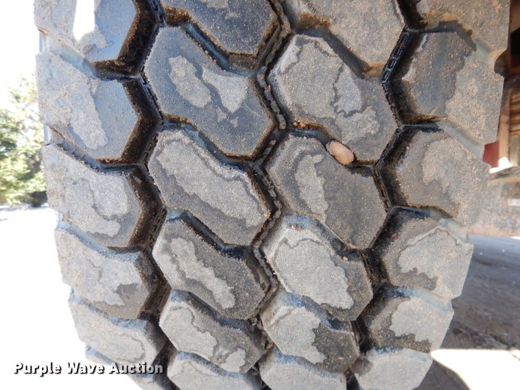 image for item JK9424 2011 Peterbilt 367  dump truck