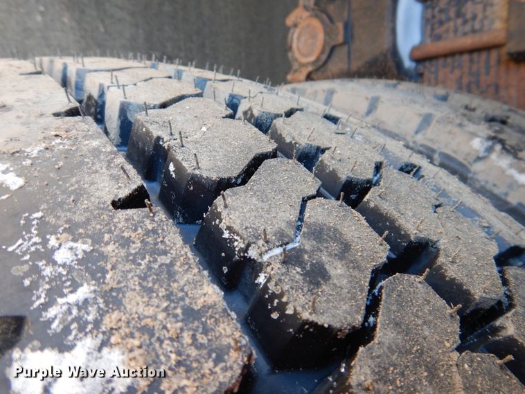 image for item JK9424 2011 Peterbilt 367  dump truck