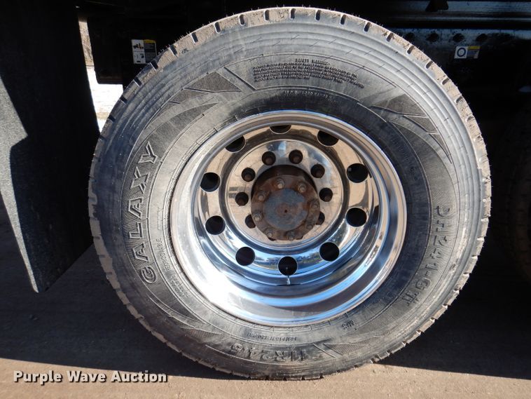 image for item JK9424 2011 Peterbilt 367  dump truck