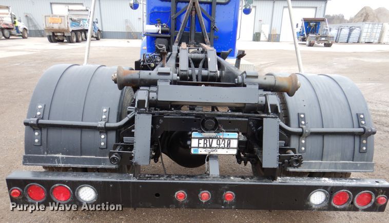 image for item JK9434 2007 Peterbilt 335  hook lift truck