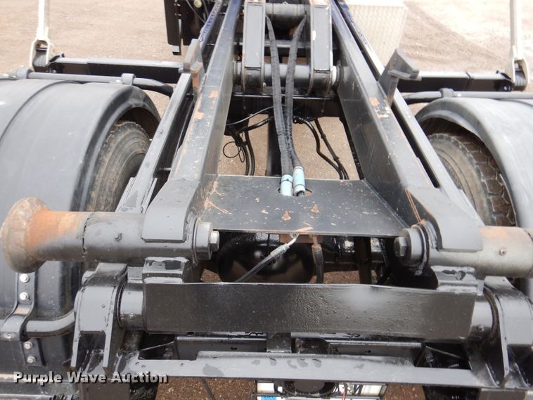 image for item JK9434 2007 Peterbilt 335  hook lift truck