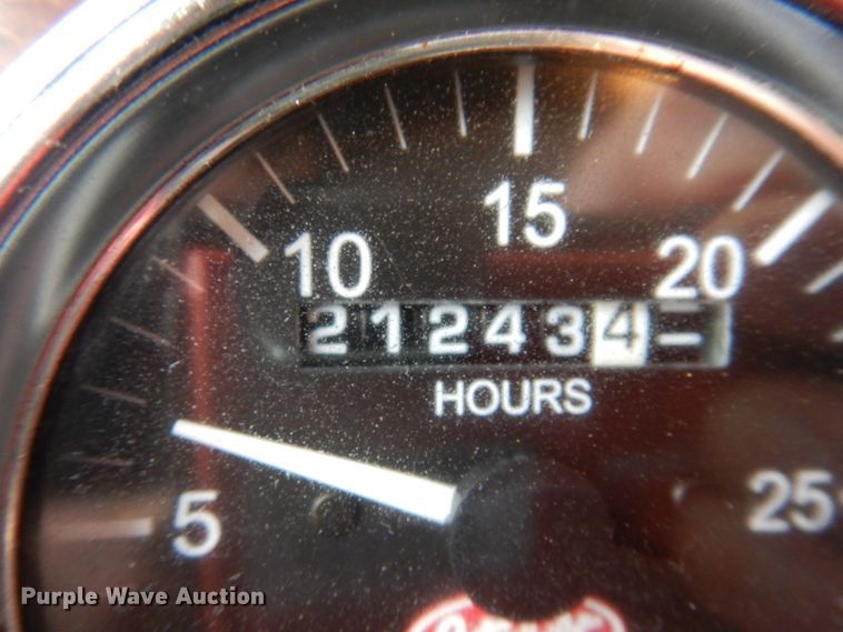 image for item JK9434 2007 Peterbilt 335  hook lift truck