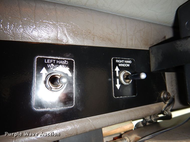 image for item JK9434 2007 Peterbilt 335  hook lift truck